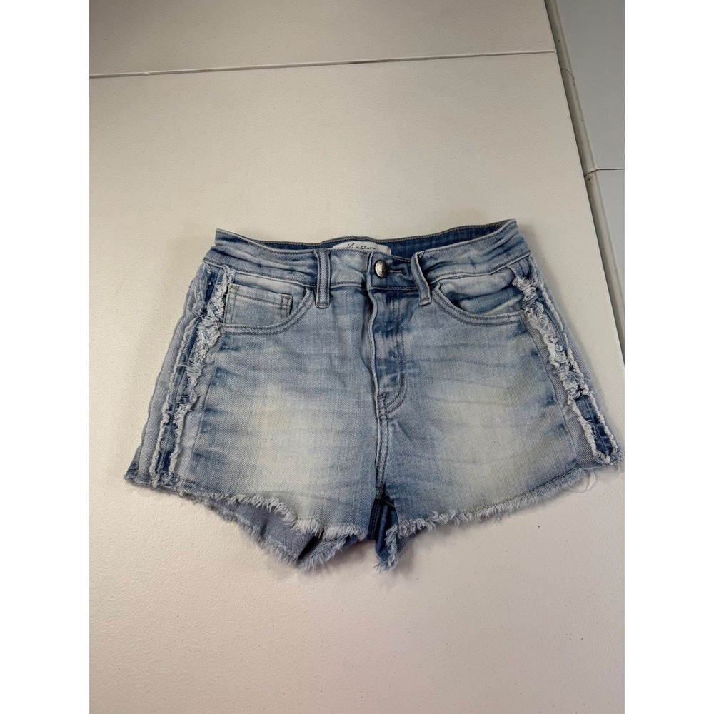 KanCan Signature Denim Shorts Size 26 Frayed Hem‎ Distressed Light Wash